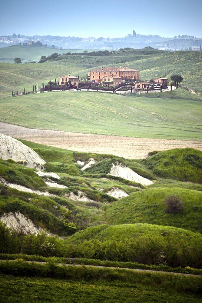 11Calanchiebiancanenellecretesenesi.jpg