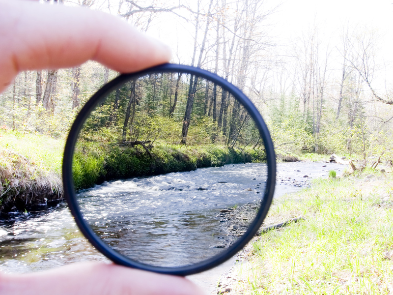 Neutral_density_filter_demonstration.jpg